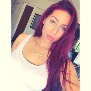 Meet your seller💕